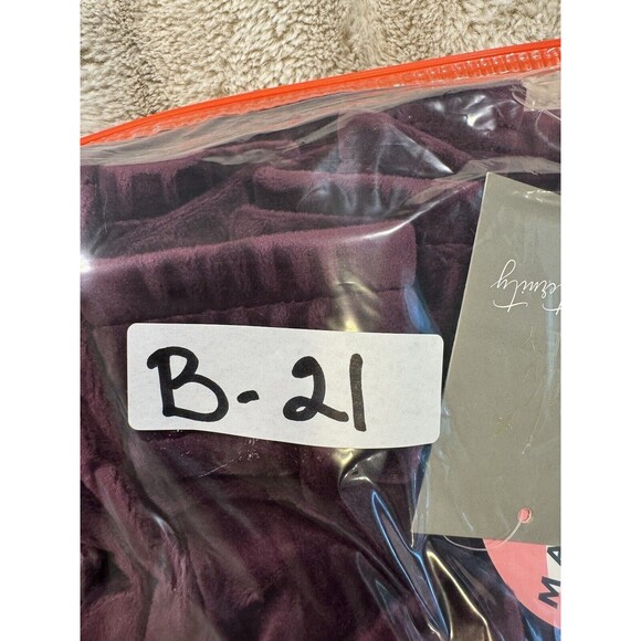 Lark + Grey Maternity Burgundy Sweat Pants Size Small - Picture 9 of 9